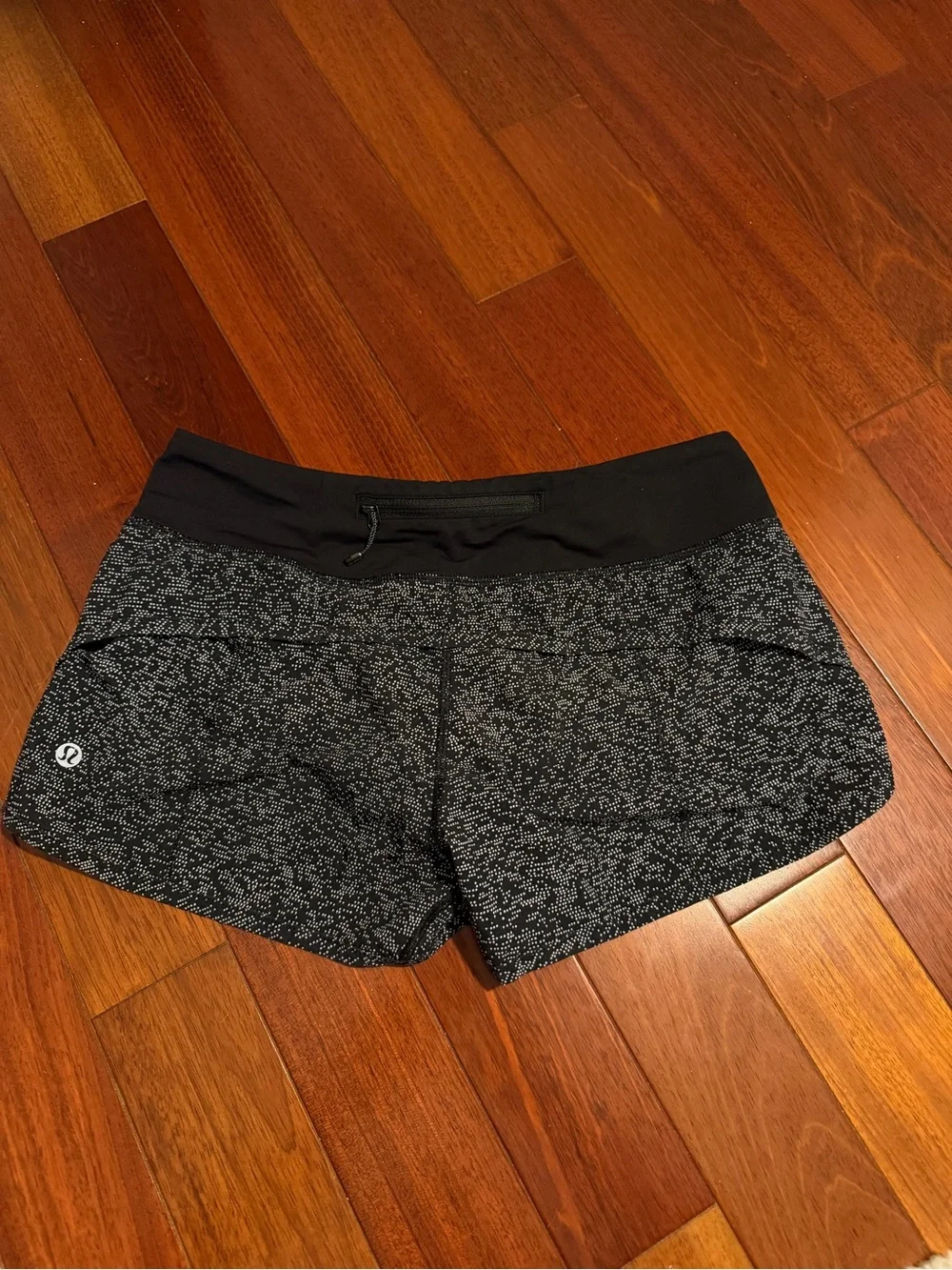 Lululemon Women's Black & White dotted Shorts - size 4